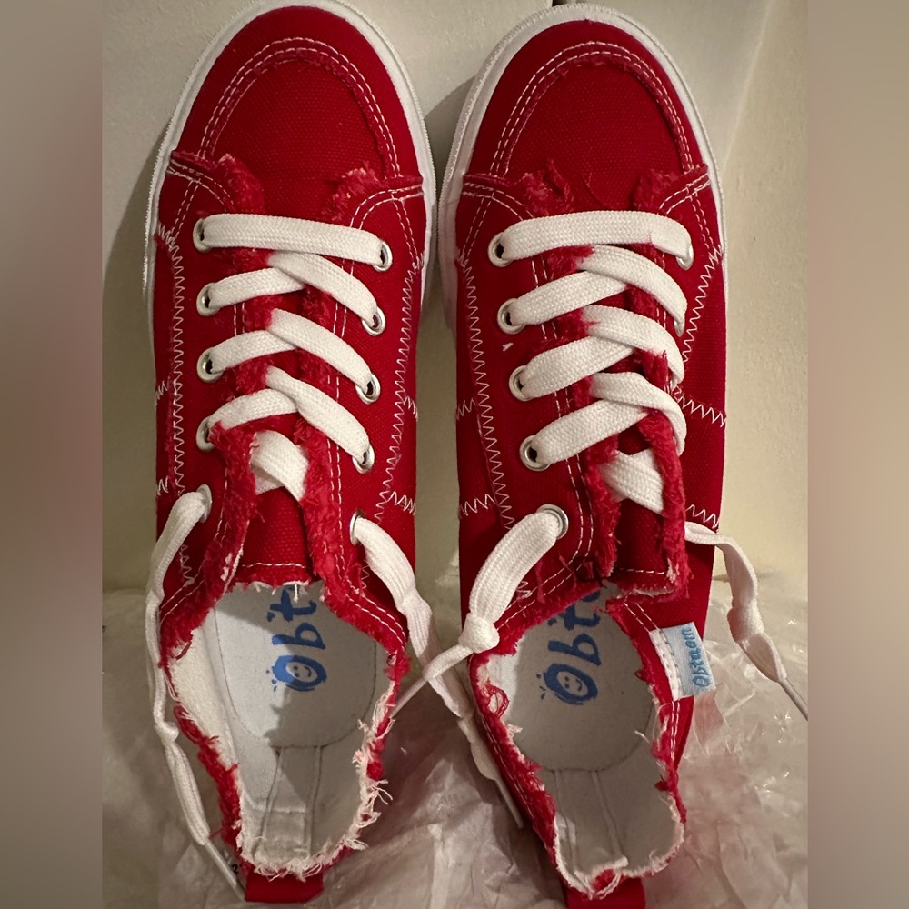 NWT: Red Adult Sneakers SZ 6
